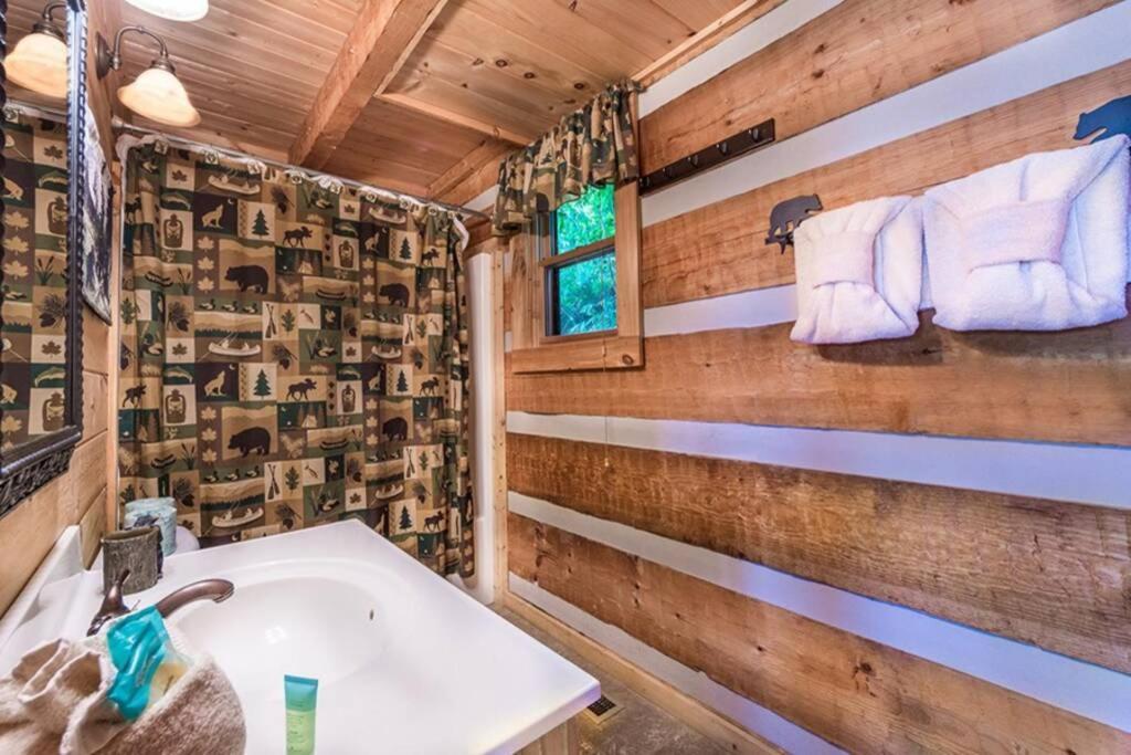 View! Private! Hot Tub,Pool Table,Fireplace,Relax! Sevierville Exterior foto